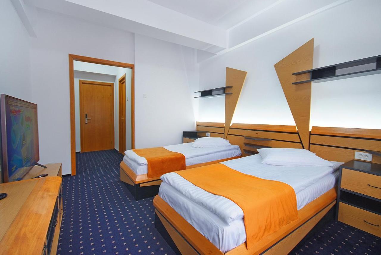 Hotel Complex Panoramic Slănic-Moldova Esterno foto